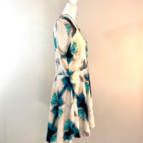 Madison Marcus Silk Dress - Picture 3 of 15